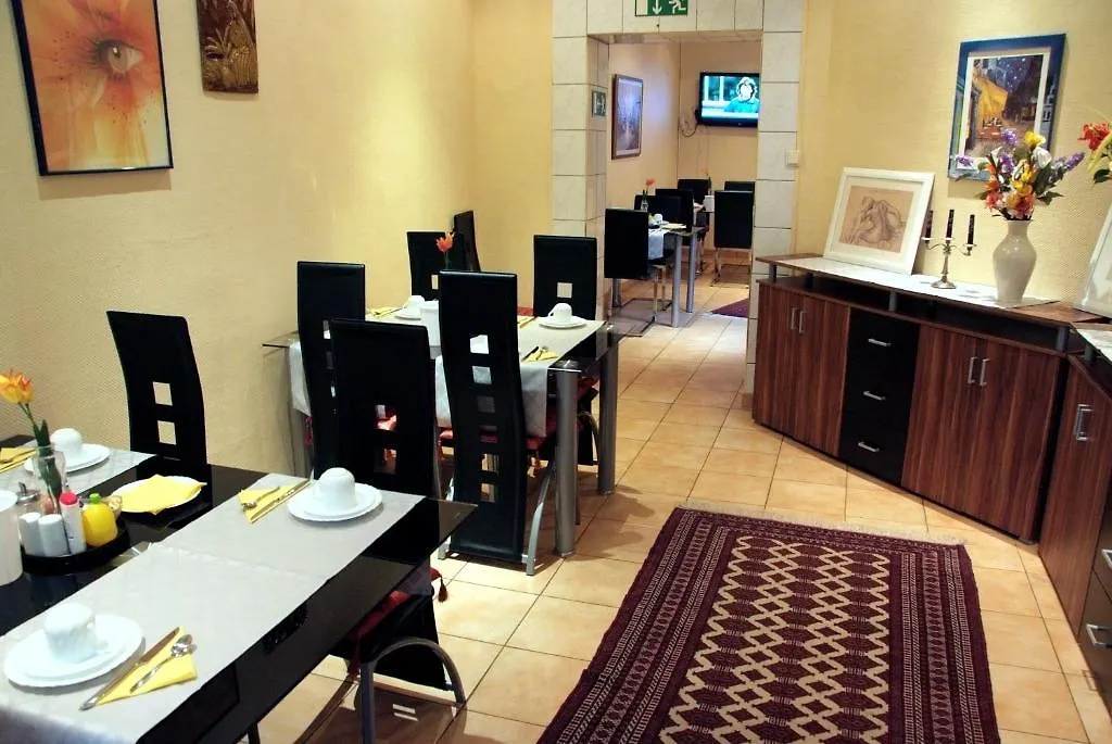 Hotel Ariana Ντίσελντορφ